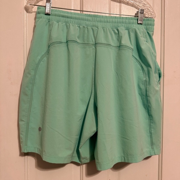 Lulemelon Mens Pace Breaker Shorts Mint Green Size: LG - Picture 2 of 11
